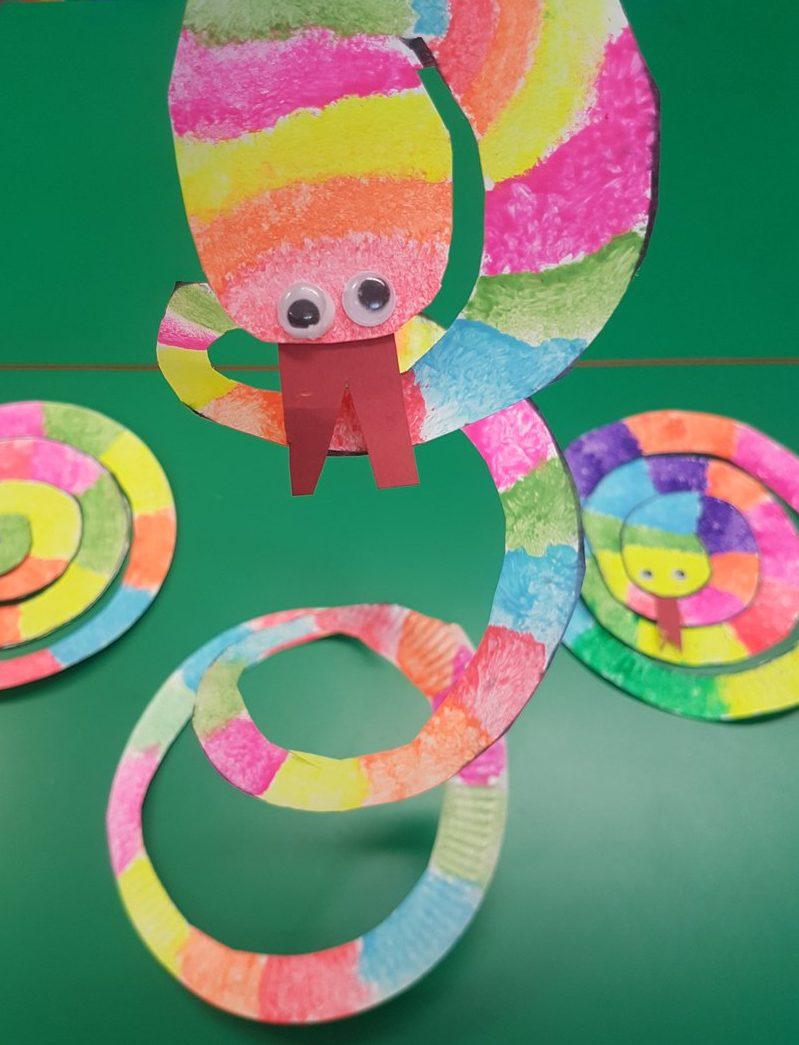 Sunday Fun Day: Paper Plate Snakes | Iowa City Public Library