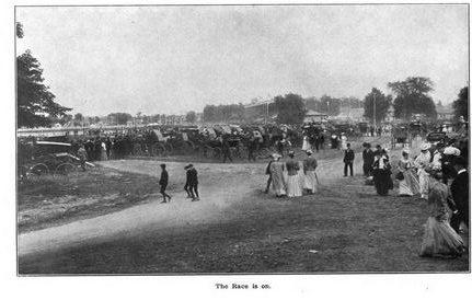 Picture of race attendees at the Wisconsin State Fair in Milwaukee, WI in 1906